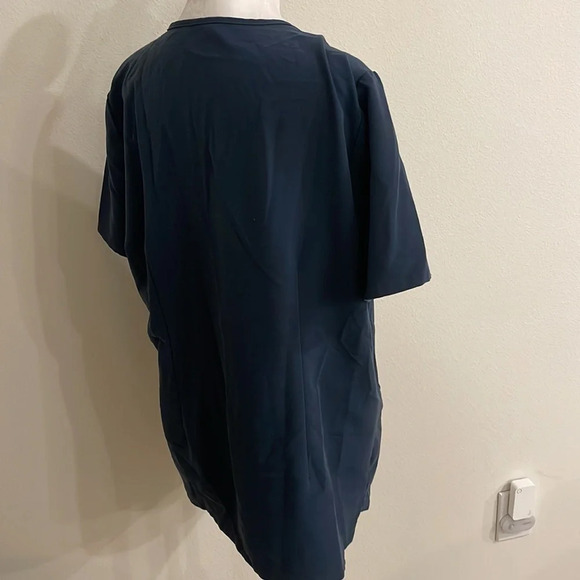 Figs Technical Collection Scrub Top - Picture 6 of 11